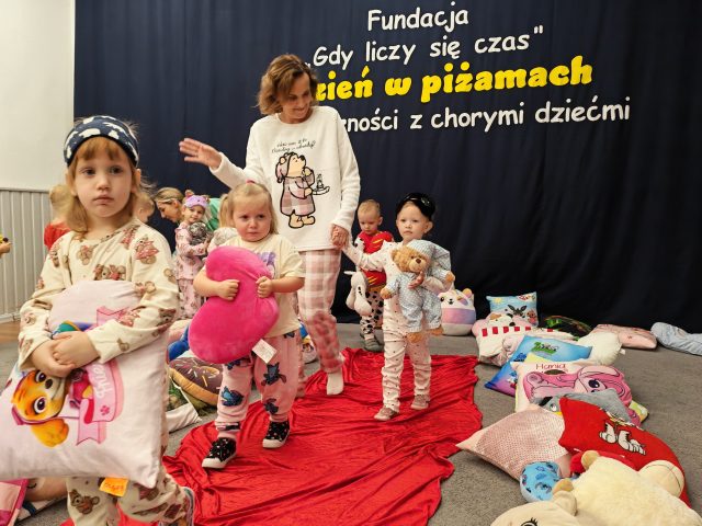 Dzieci podczas Dnia w piżamach